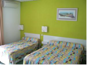 Hotel Les Chenes : Chambre Triple Supérieure avec Climatisation. 