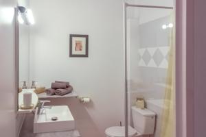 Chambres d'hotes/B&B Mas Saint-Ange : Chambre Double Standard avec Salle de Bains Privative