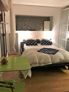 Appartement Studio cosy quartier historique Paris : photos des chambres