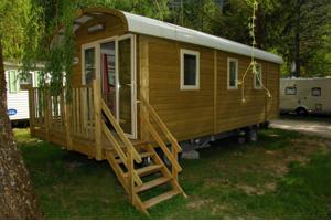 Hebergement Camping La Ferme de Castellane : photos des chambres