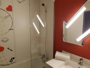 Hotel Ibis Budget Saint Christol Les Ales : Chambre Double 