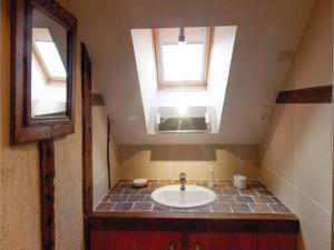 Hebergement Holiday home Breux-Sur-Avre with a Fireplace 411 : photos des chambres
