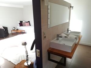 Chambres d'hotes/B&B Aux Caprices d'Aubrac : photos des chambres