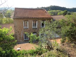 Hebergement Maison Tranquille Roquebrun : Maison 3 Chambres