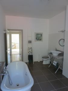Hebergement Maison Tranquille Roquebrun : photos des chambres
