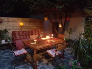 Hebergement Maison Atypique au pied du chateau : photos des chambres