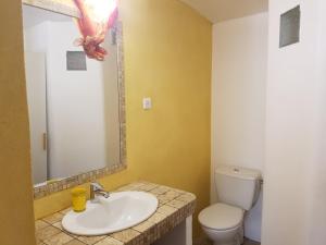 Hebergement Maison Atypique au pied du chateau : photos des chambres