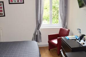 Hotel Auberge Le Rabelais : Chambre Double avec Salle de Bains Privative