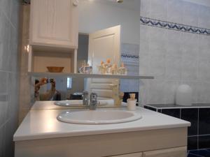 Appartement Fontaine Marcousse : photos des chambres