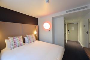 Hotel CAMPANILE PARIS - Clichy Centre : photos des chambres