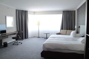Hotel Hilton Paris Charles De Gaulle Airport : Chambre Familiale avec Lits Jumeaux