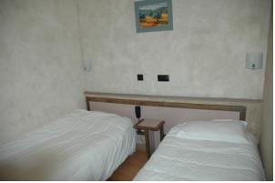 Hotel La Terrasse : Hébergement Quadruple - 2 Chambres Adjacentes Séparées