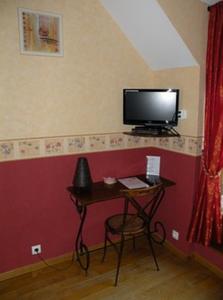 Chambres d'hotes/B&B Les Granges Menillonnes : Chambre Double avec Terrasse