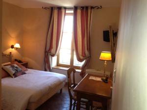Hotel Hostellerie de la Tour d'Auxois : photos des chambres