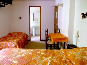 Hotel Restaurant - Acacias Bellevue : Chambre Triple
