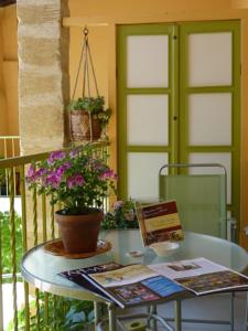 Chambres d'hotes/B&B La Cle des Chants : Suite avec Balcon