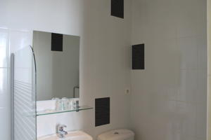 Brit Hotel L'Adresse : photos des chambres