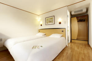 Hotel Nancy Sud Vandoeuvre : Chambre Lits Jumeaux