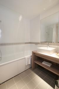 Hotel Kyriad Prestige Le Bourget - Aeroport : photos des chambres