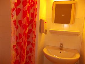 Auberge de jeunesse Nice Art Hotel : photos des chambres