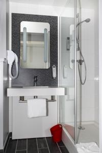 Hotel Ibis Saint-Genis-Pouilly Geneve : photos des chambres