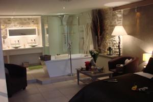 Chambres d'hotes/B&B La Colline aux Cigales : photos des chambres