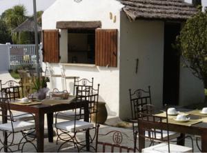 Hotel Lou Garbin : Chambre Familiale Supérieure avec Terrasse (5 Adultes) - Vue sur Jardin