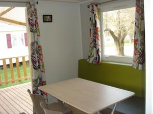 Hebergement Camping Frederic Mistral : photos des chambres