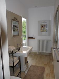 Chambres d'hotes/B&B Chambres d'Hotes Cote Parc-Cote Jardin : photos des chambres