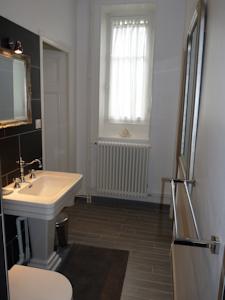Chambres d'hotes/B&B Chambres d'Hotes Cote Parc-Cote Jardin : 2 Chambres Doubles Communicantes