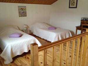 Chambres d'hotes/B&B La Bergerie : Chambre Familiale avec Salle de Bains Privative