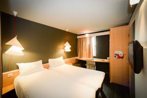 Hotel ibis Saint-Lo la Chevalerie : photos des chambres