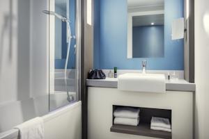 Hotel Mercure Paris Val de Fontenay : Chambre Classique avec 3 Lits Simples (2 Adultes)