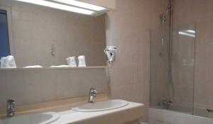 Hotel De France : Chambre Triple