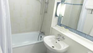 Hotel Campanile Salon-De-Provence : photos des chambres