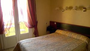 Hotel Les Cavalets : Chambre Familiale avec Balcon