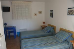 Chambres d'hotes/B&B Chambres d'hotes La Gardie : Chambre Lits Jumeaux avec Douche 