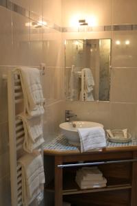 Hotel The Originals Manoir de la Roche Torin (ex Relais du Silence) : Chambre Familiale