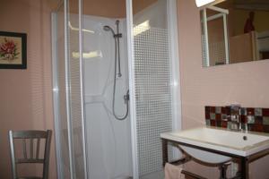 Chambres d'hotes/B&B Au Gue de la Vesle : Chambre Triple Confort avec Douche