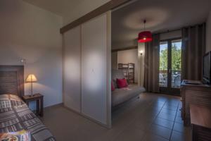 Hebergement Vacanceole - Residence Le Clos du Rocher : Appartement 2 Chambres (6 Adultes)