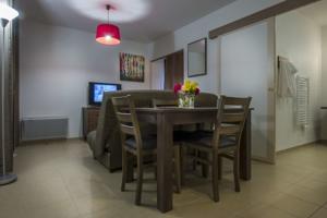 Hebergement Vacanceole - Residence Le Clos du Rocher : photos des chambres