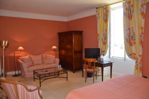Hotel The Originals Relais du Chateau d'Arche (ex Relais du Silence) : Suite