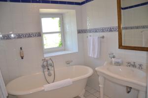 Hotel The Originals Relais du Chateau d'Arche (ex Relais du Silence) : photos des chambres