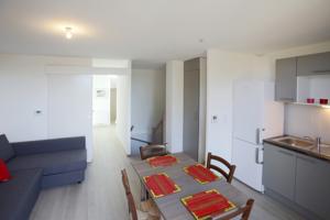 Appartement Les Terasses de Louise : Appartement - Vue sur Jardin