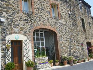 Hebergement Gite Les Mimosas : Maison 4 Chambres
