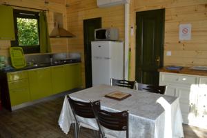 Hebergement Camping du Lac de la Seigneurie : photos des chambres