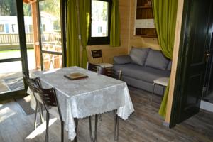 Hebergement Camping du Lac de la Seigneurie : photos des chambres