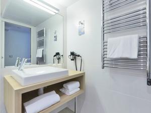 Hotel Kyriad Paris 18 - Porte de Clignancourt - Montmartre : Chambre Double 