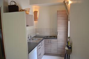 Chambres d'hotes/B&B La Roseraie-Drome : Studio avec Terrasse