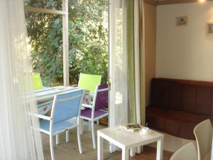 Hebergement Camping Frederic Mistral : photos des chambres